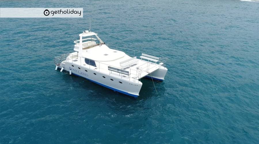 Tour in a private catamaran