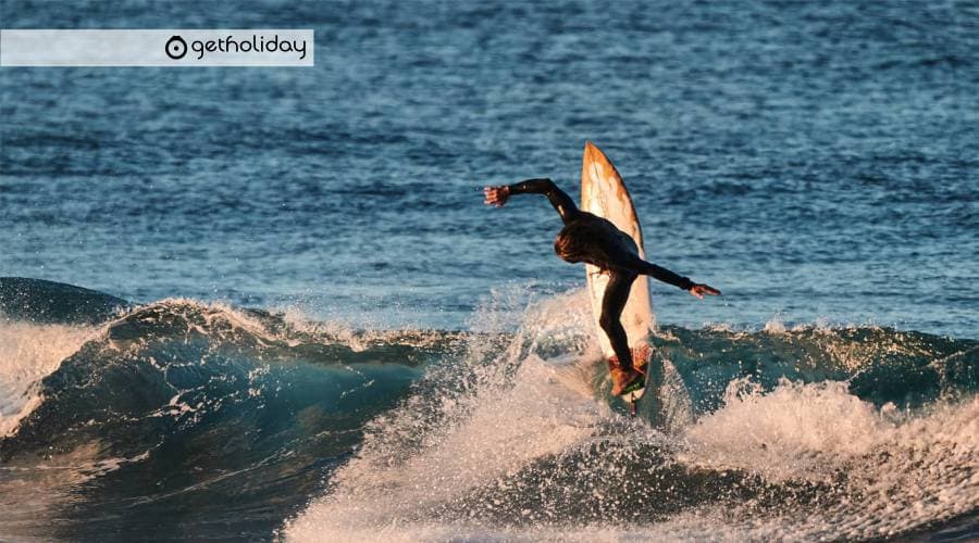 Surf lessons in Las Americas