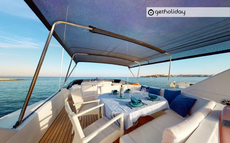 Luxury charter on board an exclusive yacht — Experience photographs 4