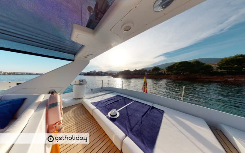 Luxury charter on board an exclusive yacht — Experience photographs 6
