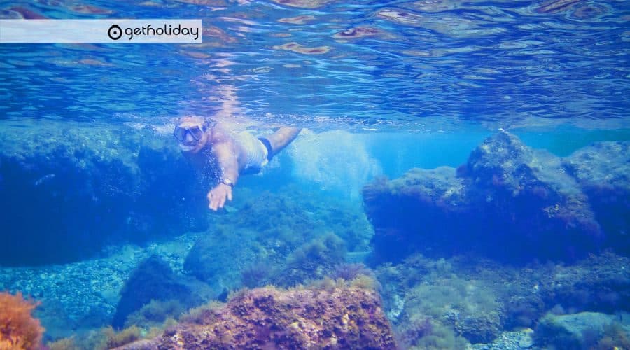 Snorkelling to see the remains of volcanoes